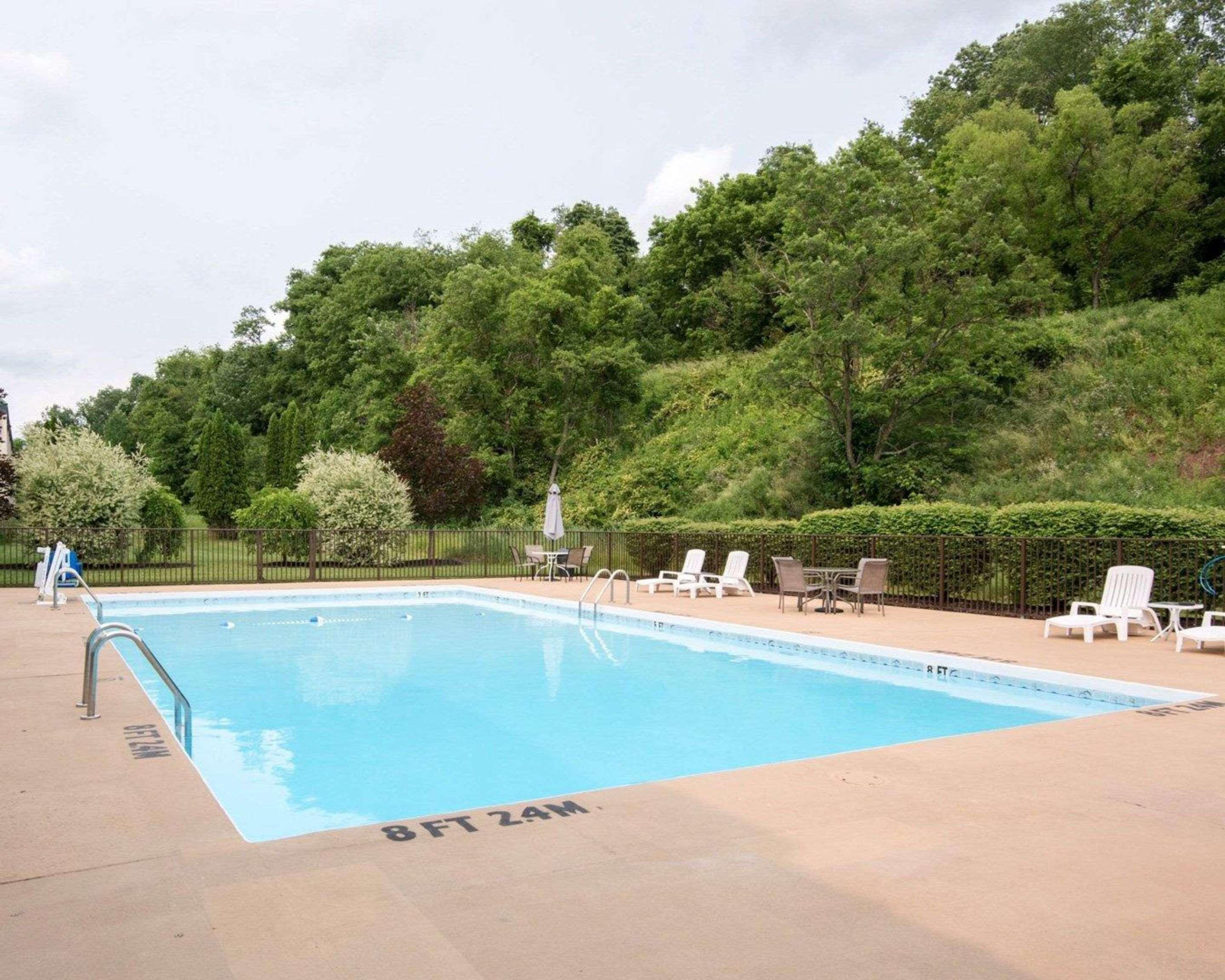 Clarion Inn Fairmont Exteriér fotografie
