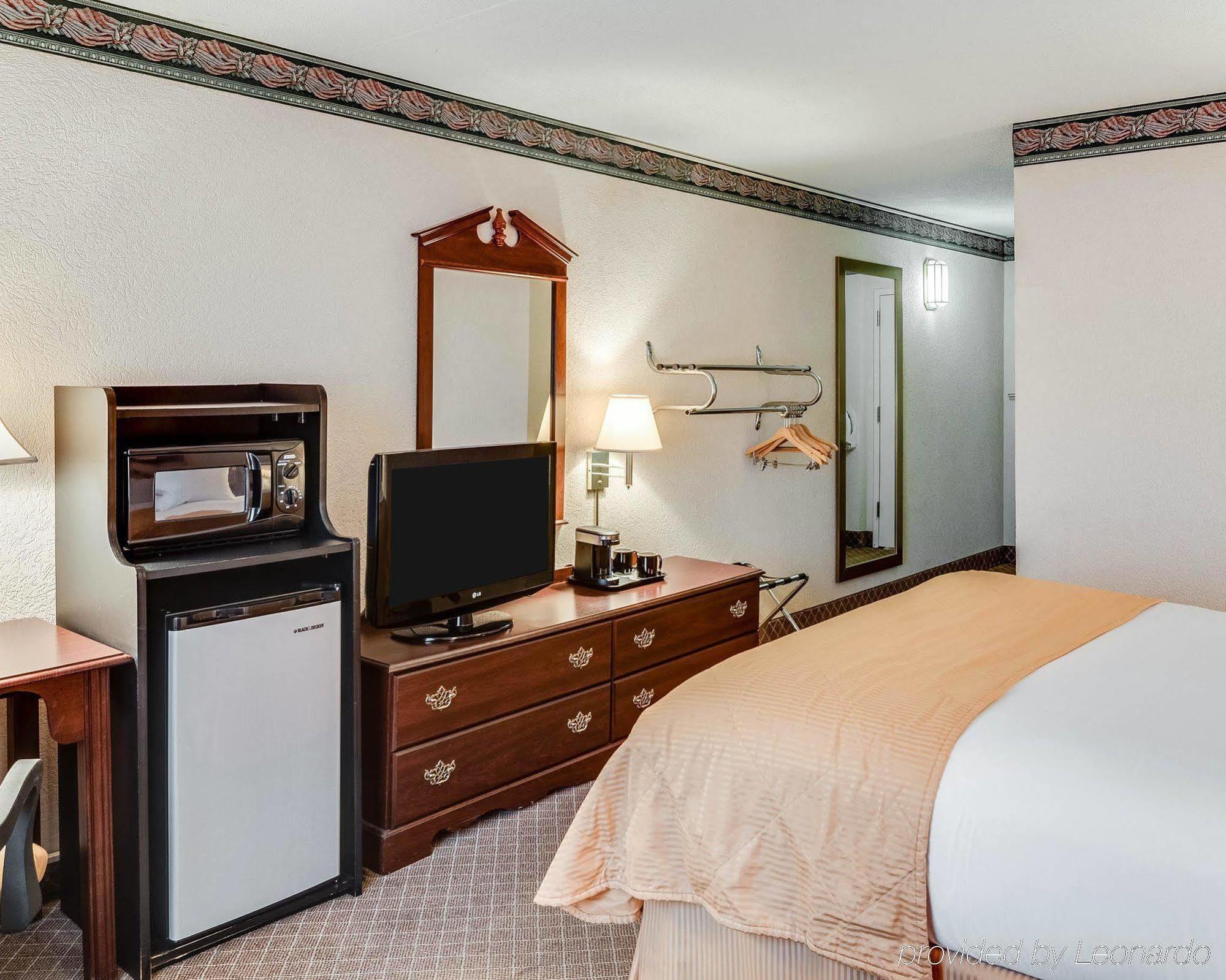 Clarion Inn Fairmont Exteriér fotografie