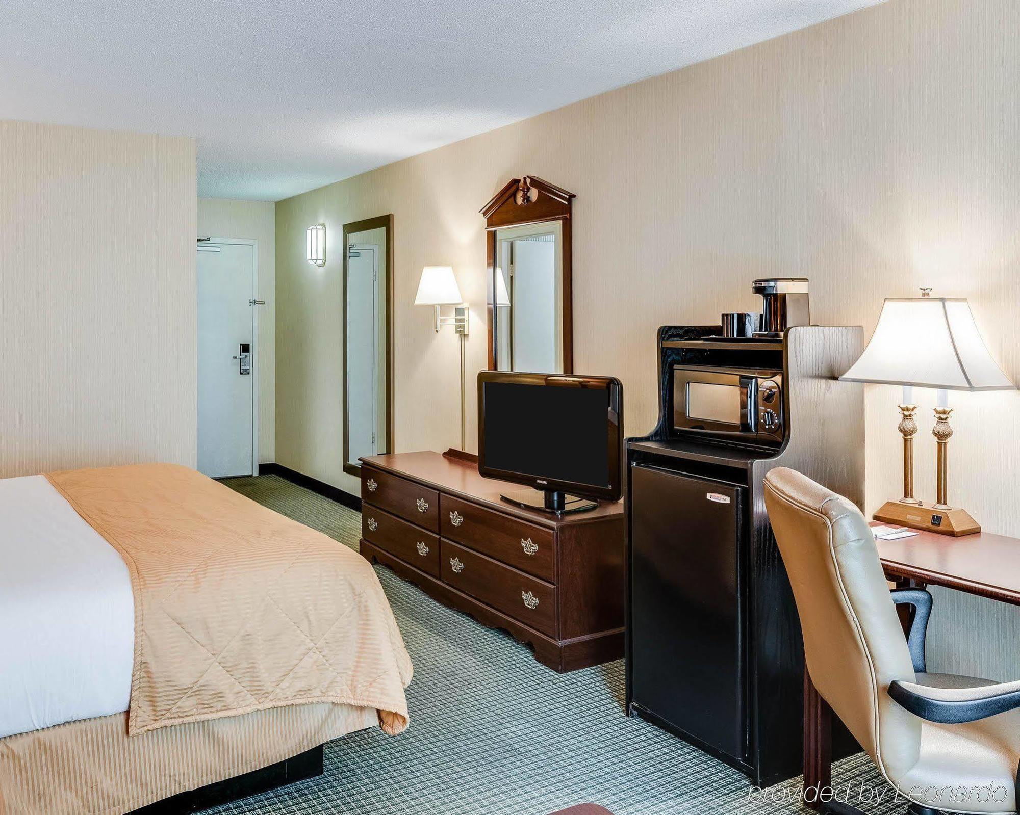 Clarion Inn Fairmont Exteriér fotografie