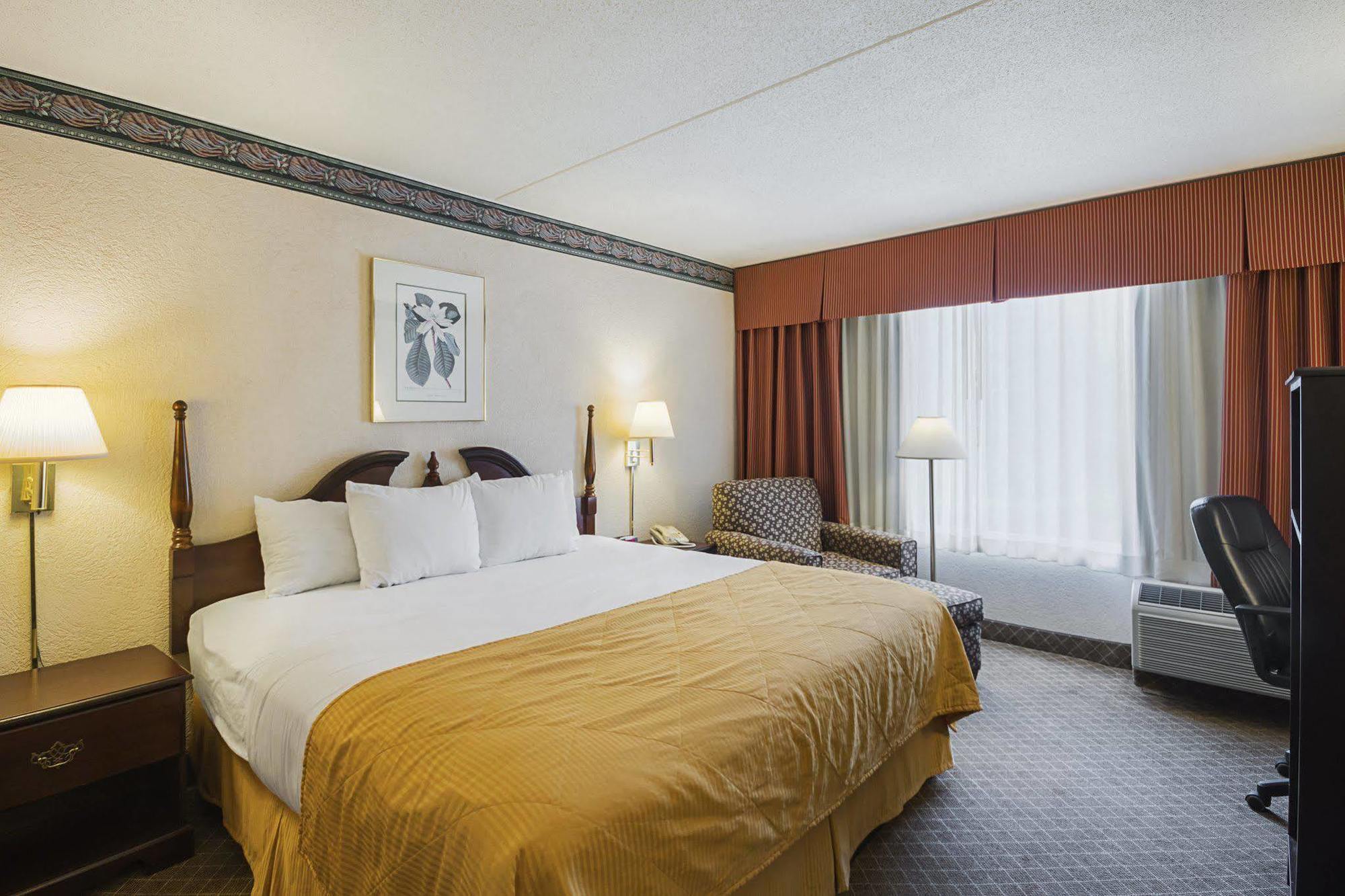 Clarion Inn Fairmont Exteriér fotografie